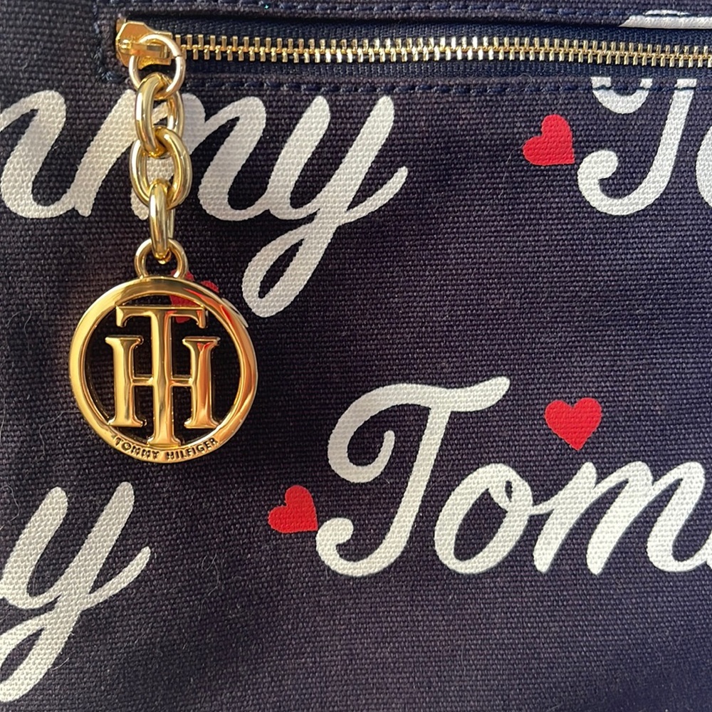 Navy blue Tommy Hillfigure crossbody purse. - Picture 3 of 4